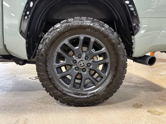 Used 2025 Toyota Tundra Platinum AWD/4WD image 29
