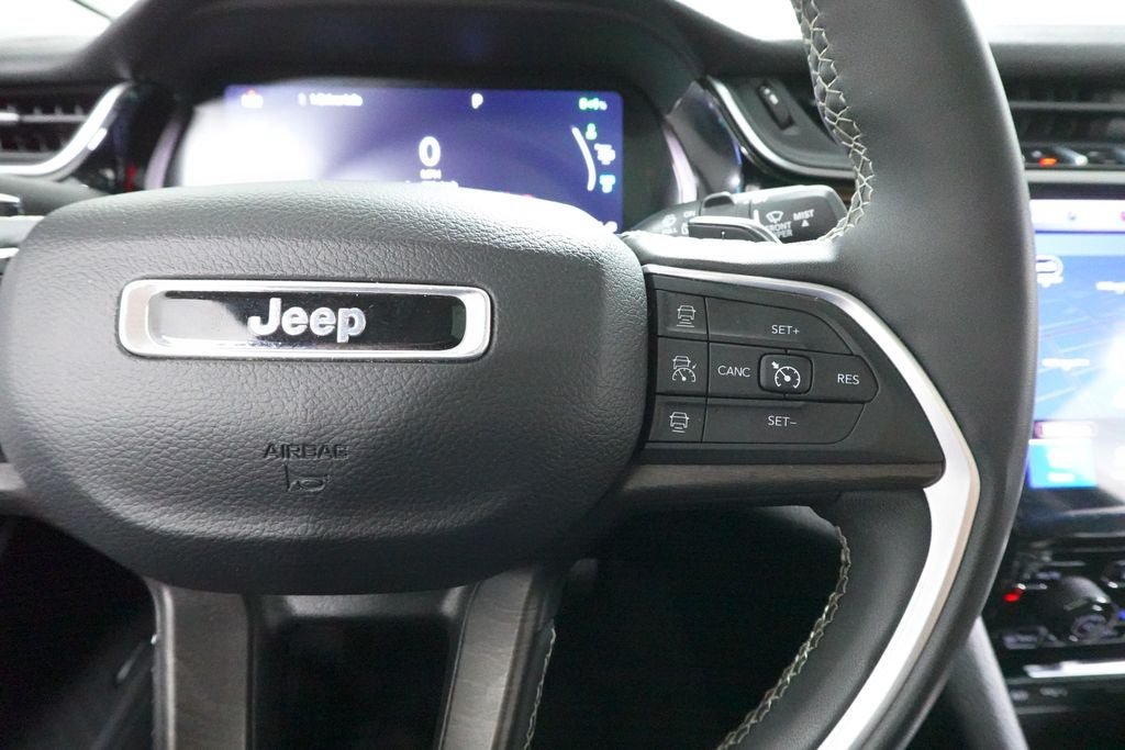 Used 2024 Jeep Grand Cherokee Limited 4xe AWD/4WD image 12