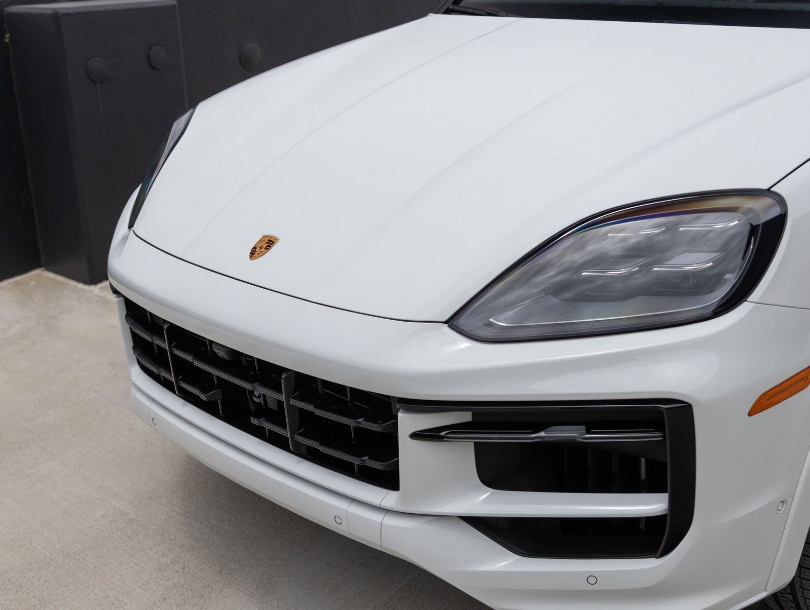 Used 2025 Porsche Cayenne S image 33