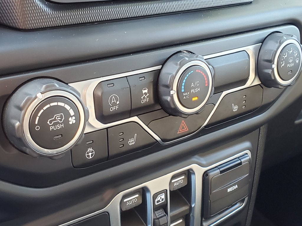 Used 2018 Jeep Wrangler Unlimited Sport S AWD/4WD image 18
