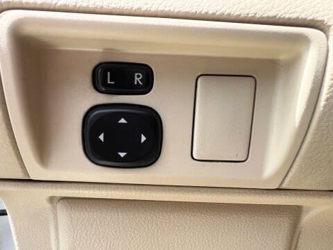 Used 2015 Lexus ES 350 w/ Premium Package FWD image 9