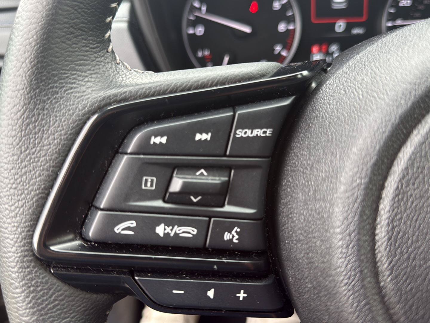 Used 2025 Subaru Forester Premium AWD/4WD image 11