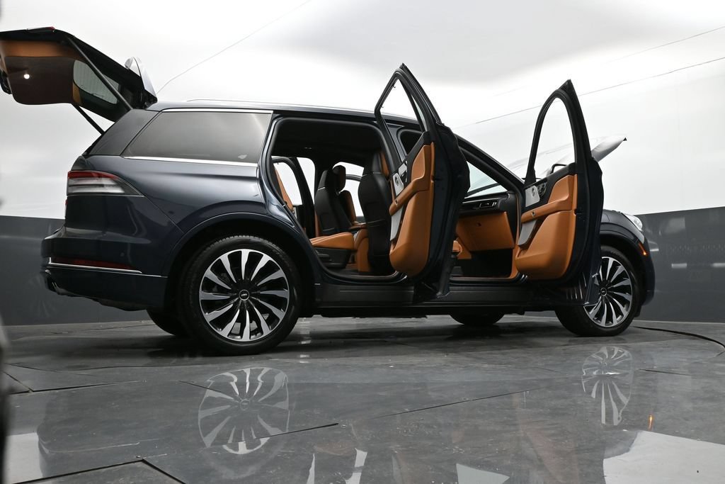 Used 2023 Lincoln Aviator Black Label Grand Touring AWD/4WD image 34