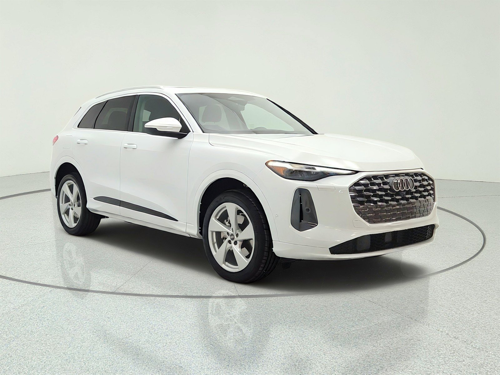 Used 2025 Audi Q5 Premium Plus w/ Premium Plus AWD/4WD image 3