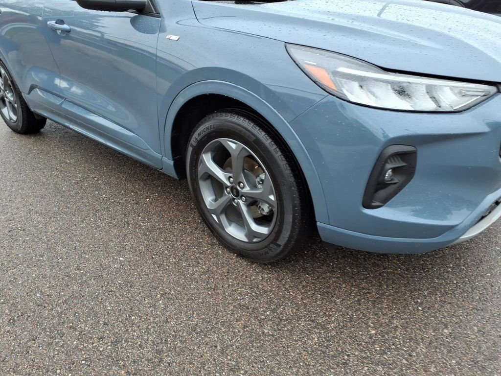 Used 2023 Ford Escape ST-Line Select w/ Tech Pack #1 AWD/4WD image 5
