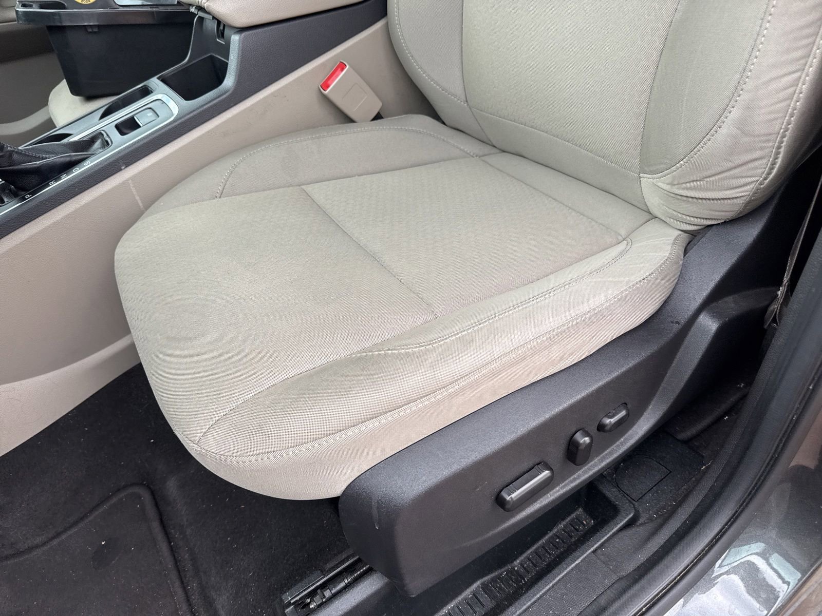 Used 2018 Ford Escape SE w/ SE Sync 3 Package FWD image 12