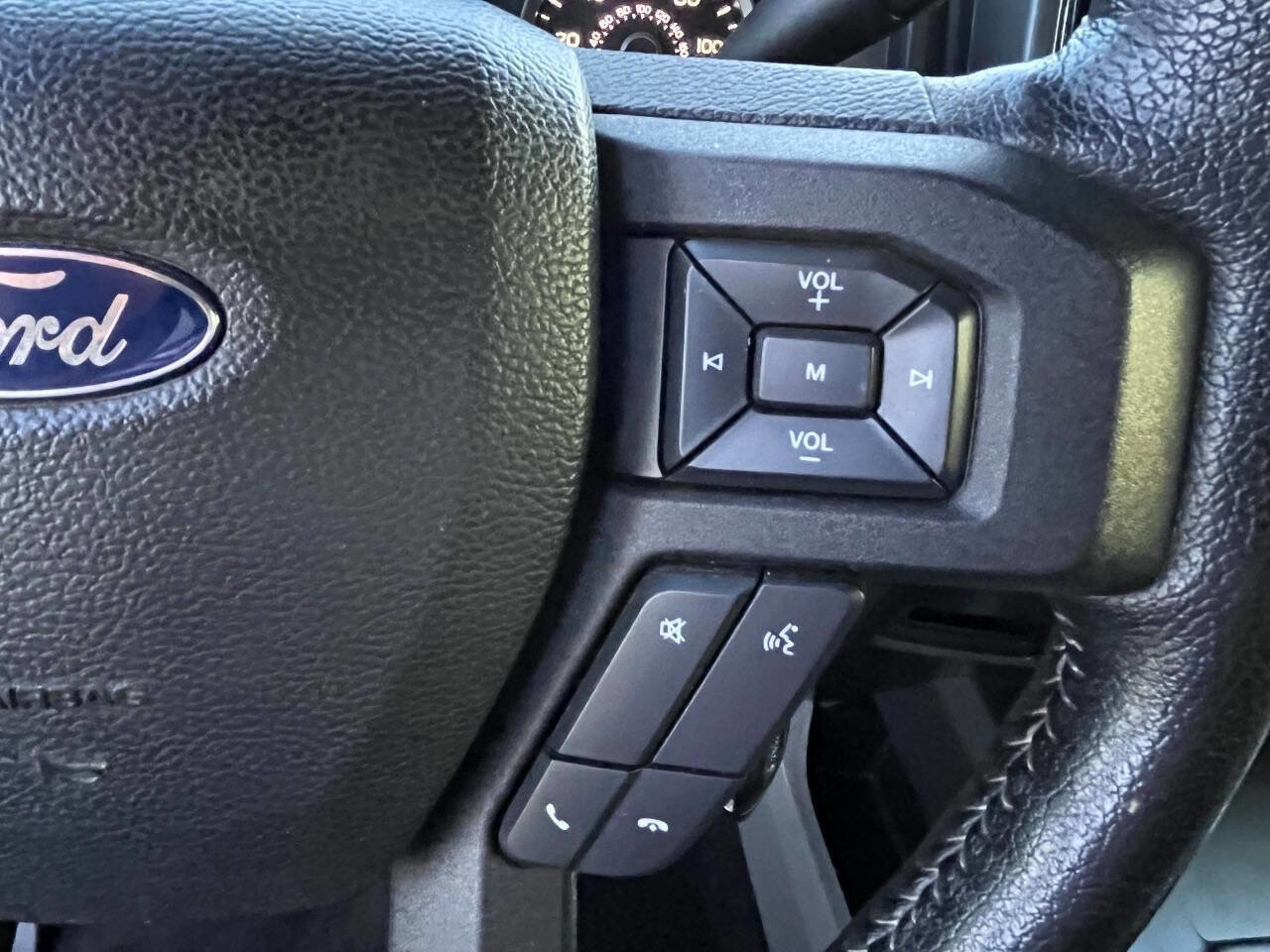 Used 2015 Ford F150 XLT w/ Equipment Group 302A Luxury AWD/4WD image 30