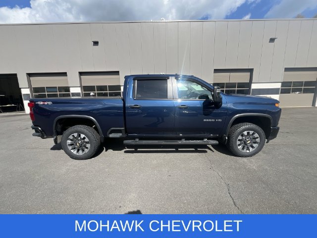 Used 2022 Chevrolet Silverado 2500 Custom w/ Custom Value Package AWD/4WD image 19