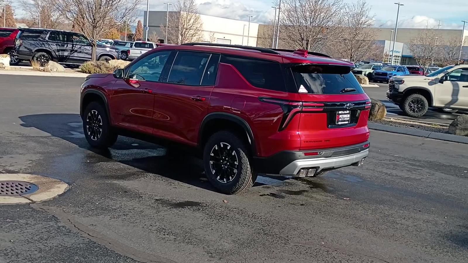 New 2026 Chevrolet Traverse Z71 w/ Enhanced Driving Package image 2
