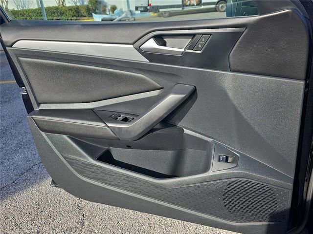 Used 2025 Volkswagen Jetta S image 12