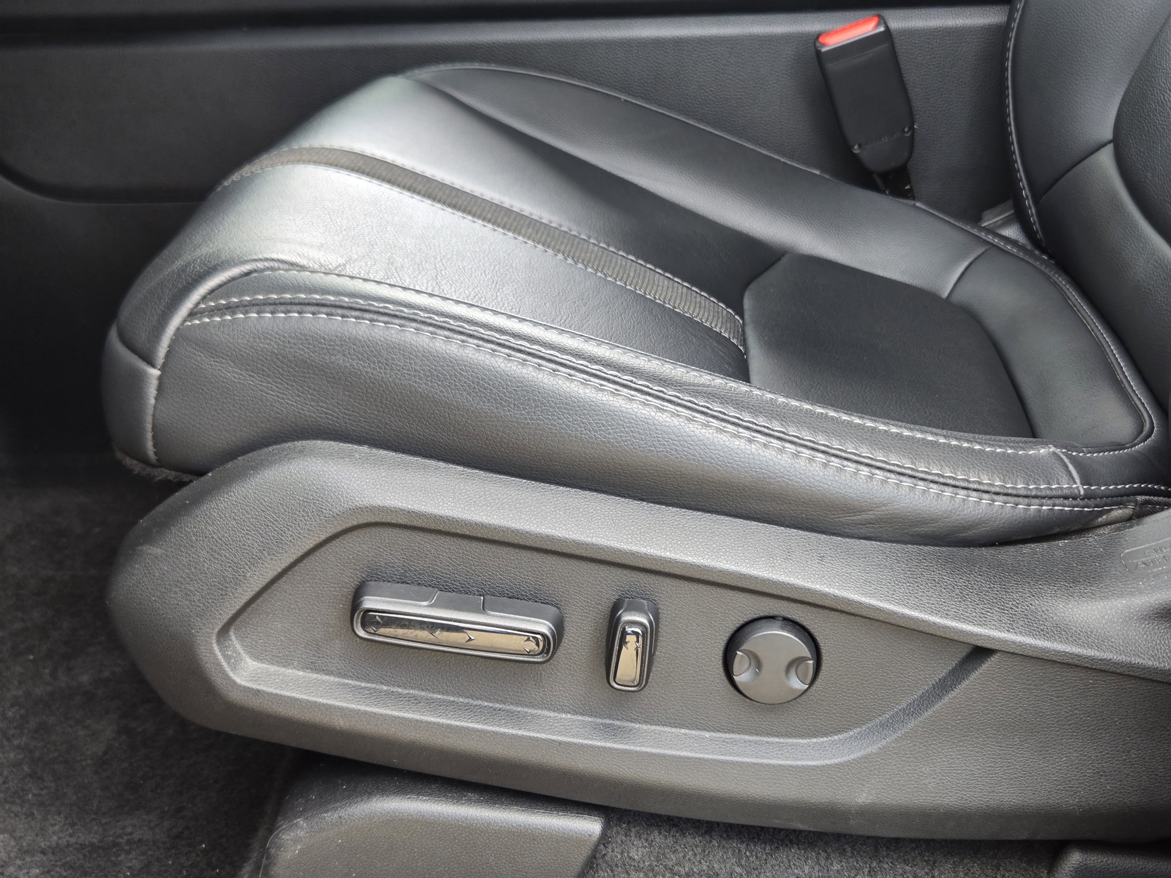 Used 2025 Honda Pilot Touring image 24