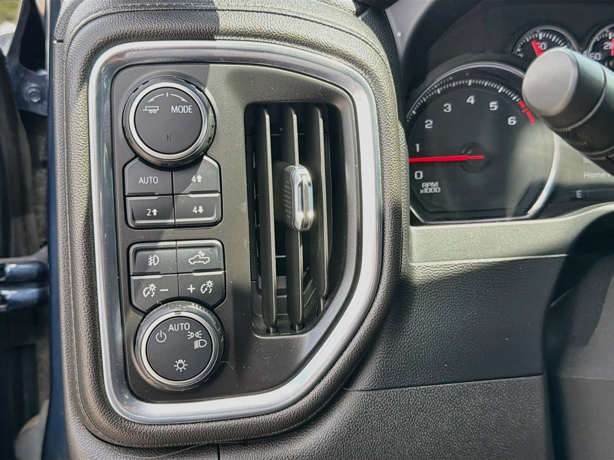 Used 2022 Chevrolet Silverado 1500 RST w/ LPO, Blackout Package AWD/4WD image 32