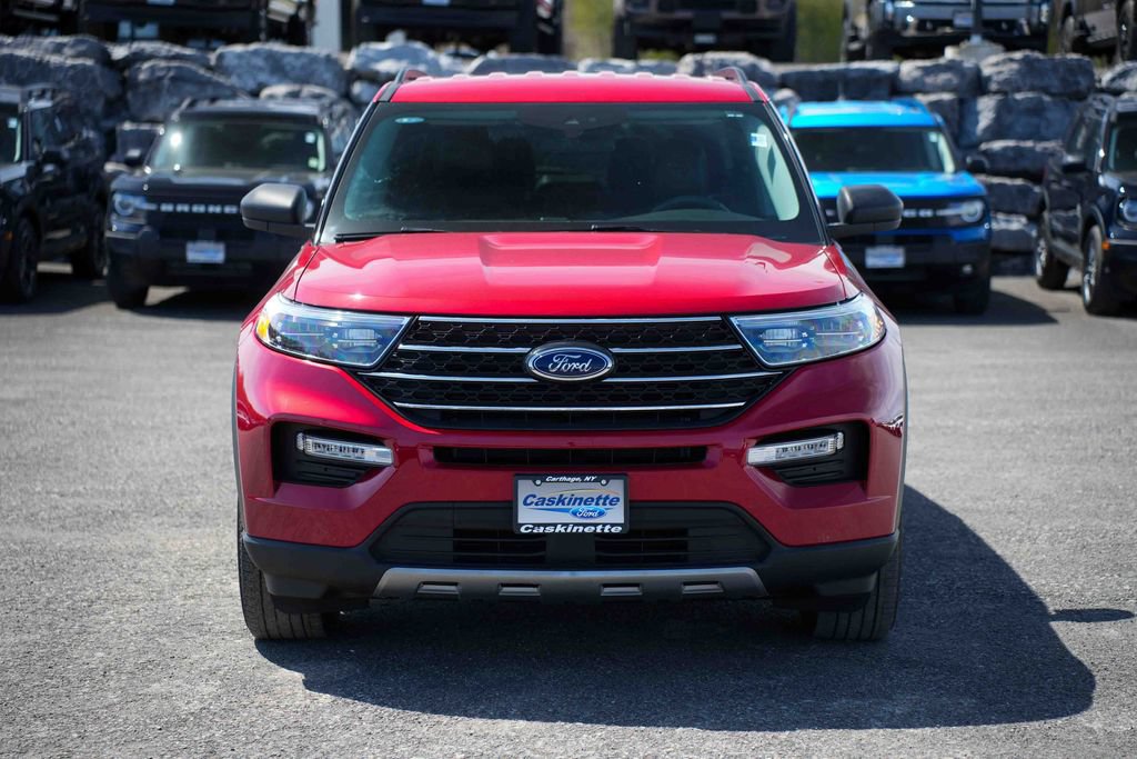 Used 2023 Ford Explorer XLT w/ Equipment Group 202A AWD/4WD image 2