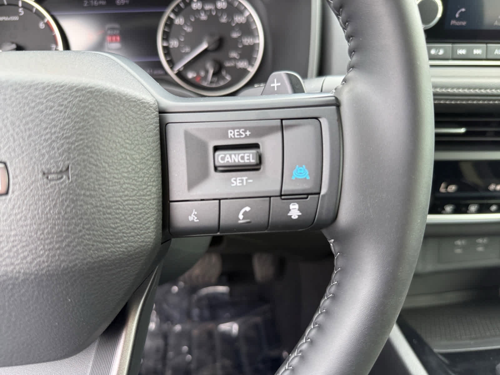 Used 2025 Nissan Rogue SV FWD image 22