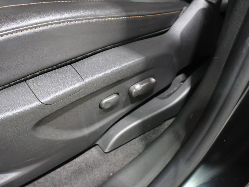 Used 2021 Chevrolet Trax LT w/ Redline Edition AWD/4WD image 12