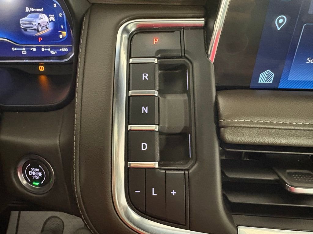 Used 2022 Chevrolet Suburban LT w/ LT Signature Package image 25