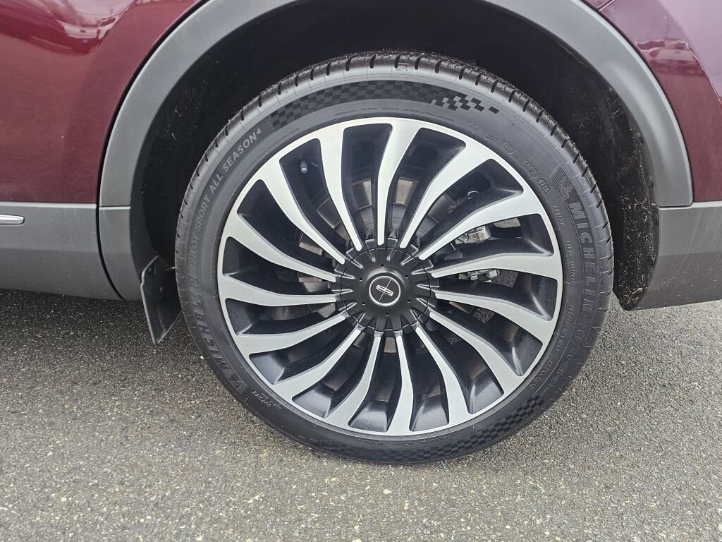 Used 2022 Lincoln Nautilus Black Label w/ Class II Trailer Tow Package image 11