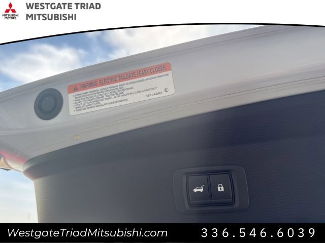 Used 2023 Mitsubishi Outlander SE image 27