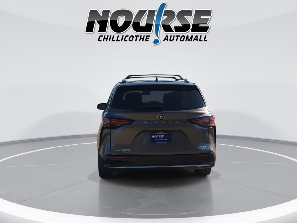 Used 2024 Toyota Sienna Limited AWD/4WD image 7