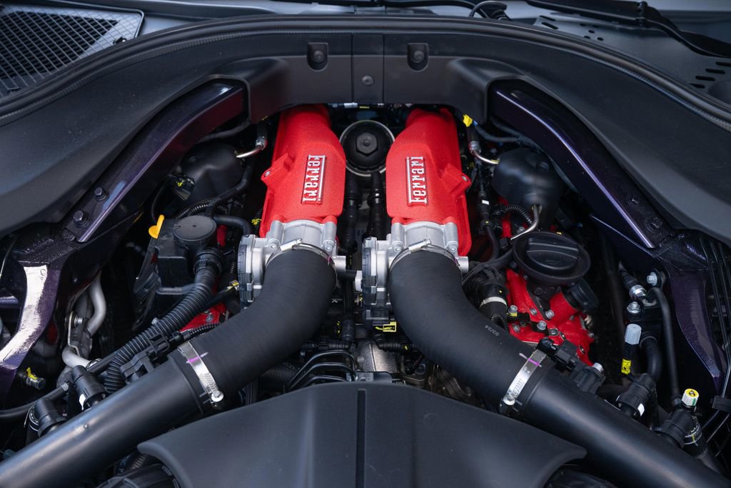 Used 2024 Ferrari Roma Spider image 12