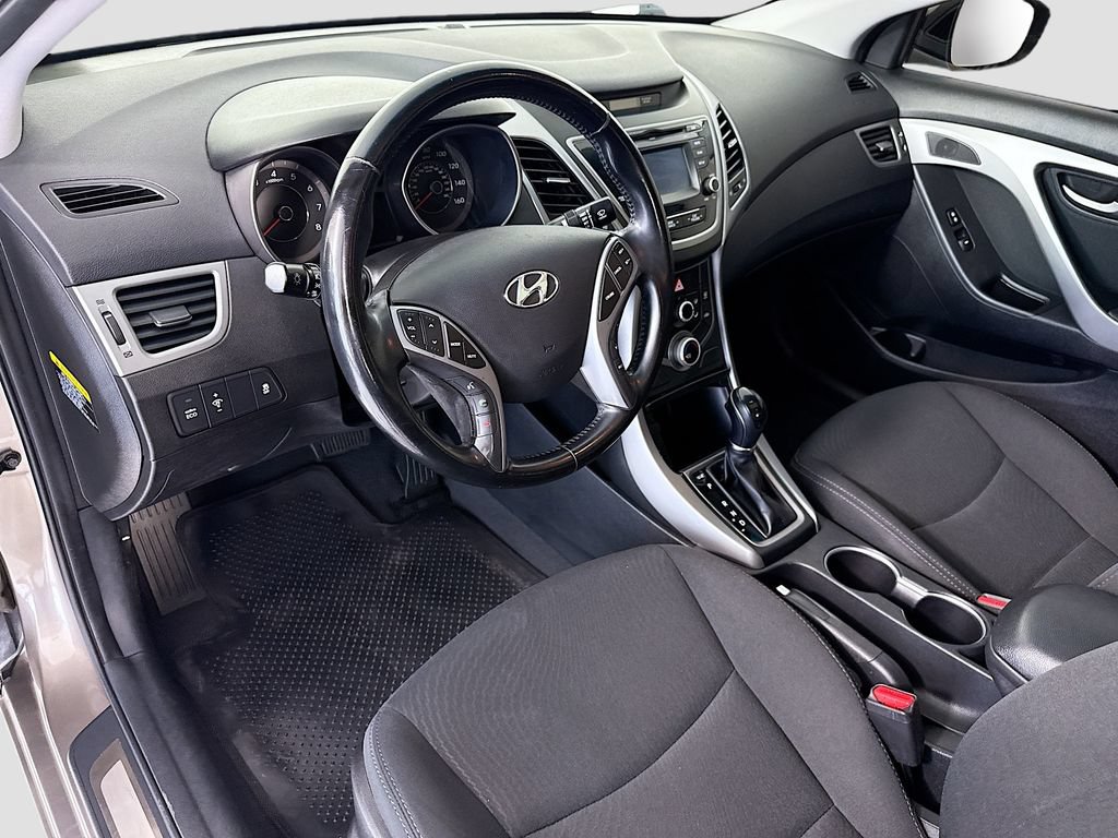 Used 2015 Hyundai Elantra SE w/ Option Group 03 FWD image 9