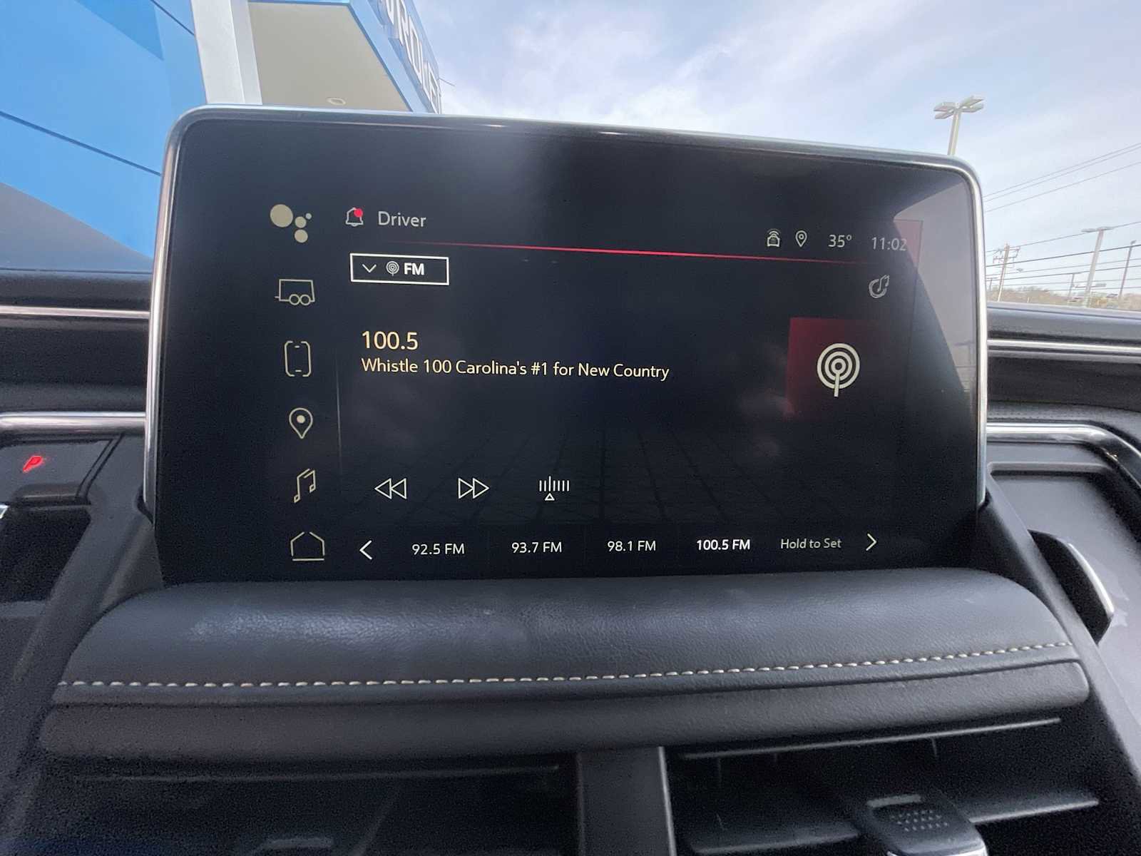 Used 2024 GMC Yukon XL SLT image 13