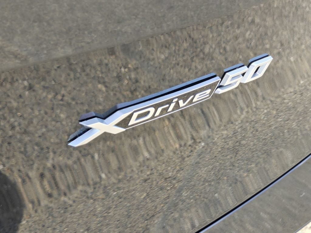 Used 2023 BMW iX xDrive50 w/ Sport Package AWD/4WD image 9