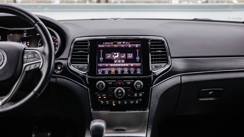 Used 2019 Jeep Grand Cherokee Limited w/ Luxury Group II RWD image 16