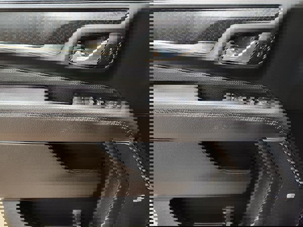 Used 2024 GMC Yukon Denali image 45