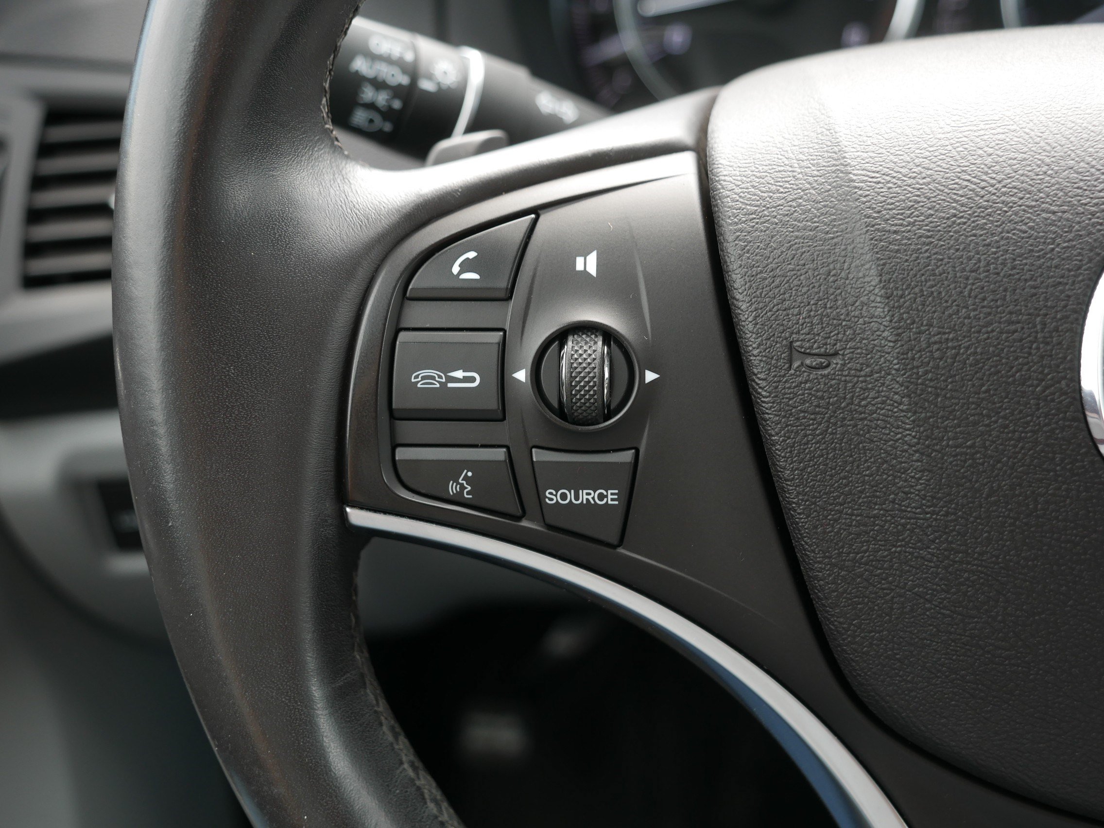 Used 2014 Acura MDX SH-AWD w/ Technology Package image 31