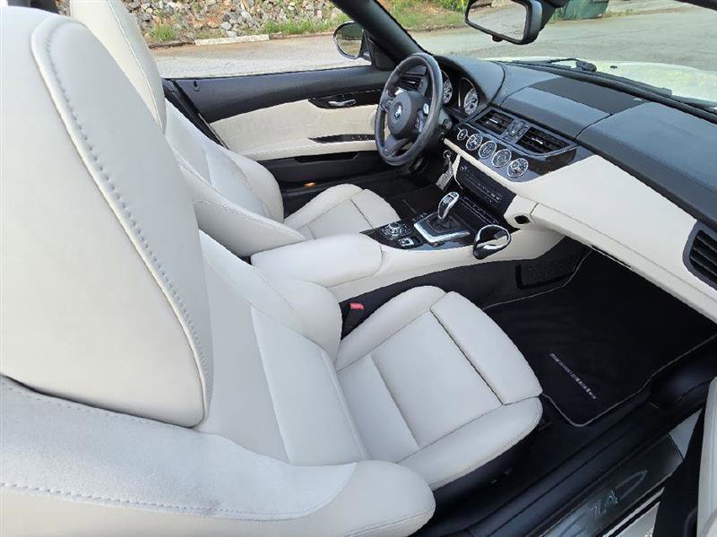 Used 2011 BMW Z4 sDrive35is RWD image 27