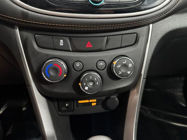 Used 2019 Chevrolet Trax LT w/ LT Convenience Package FWD image 19