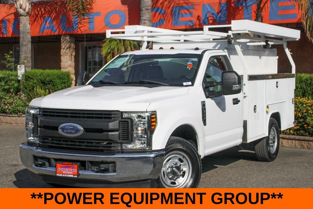 Used 2018 Ford F350 XL w/ Power Equipment Group RWD image 4