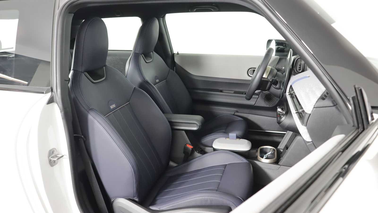 Used 2025 MINI Cooper S FWD image 10