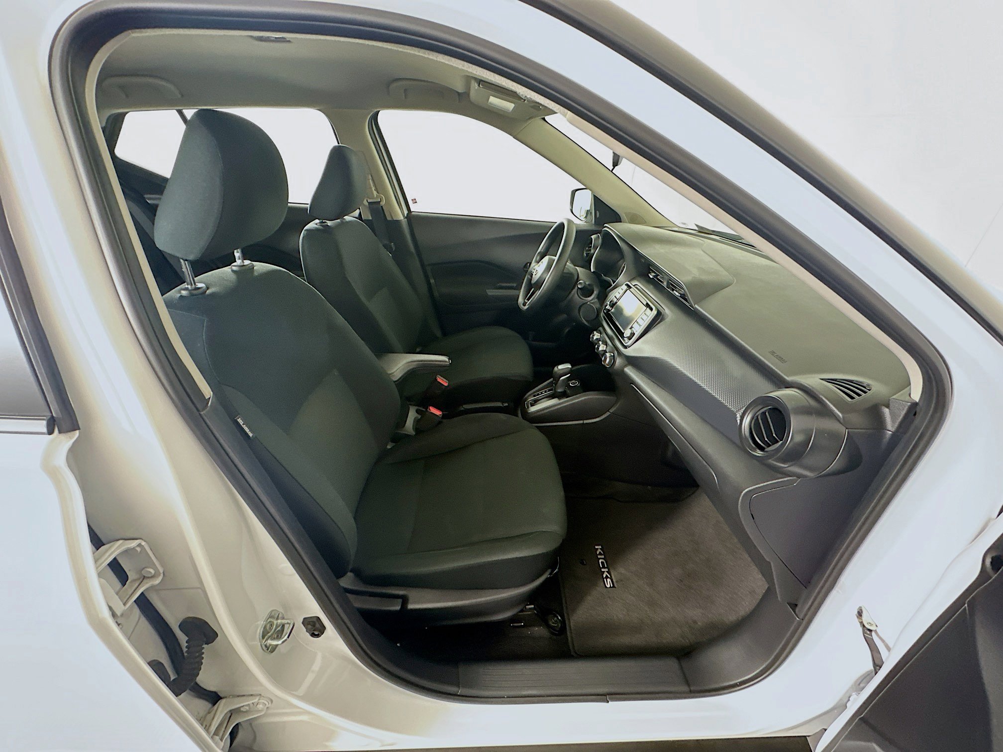 Used 2024 Nissan Kicks S image 28