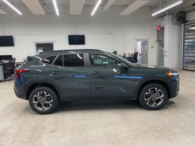 New 2026 Chevrolet Trax LT FWD image 4
