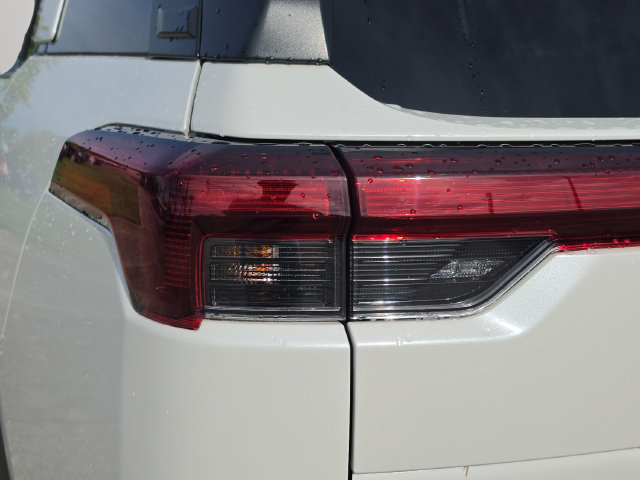 Certified 2026 Subaru Outback Limited AWD/4WD image 7
