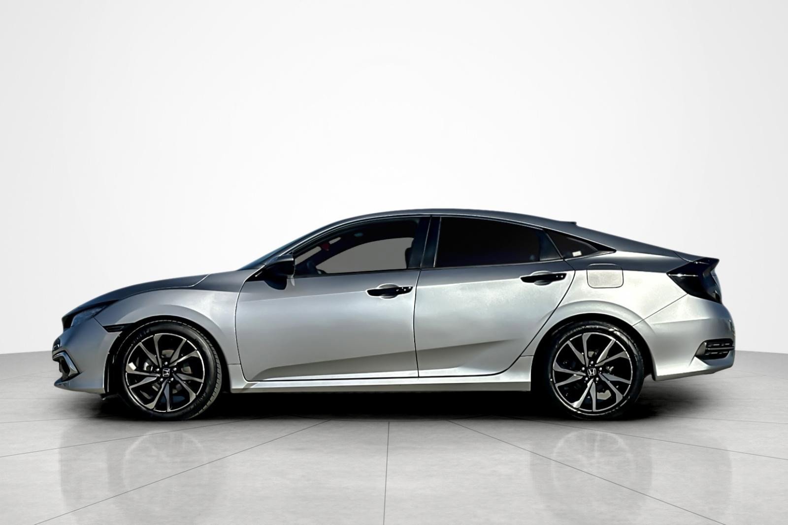 Used 2019 Honda Civic Sport image 2