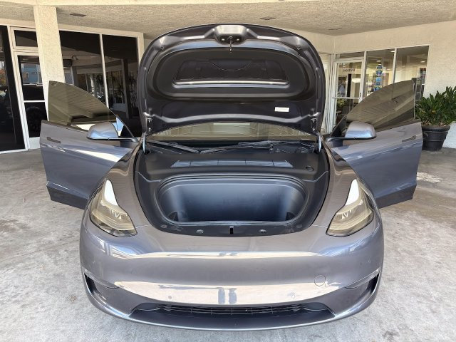 Used 2022 Tesla Model Y Performance AWD/4WD image 22