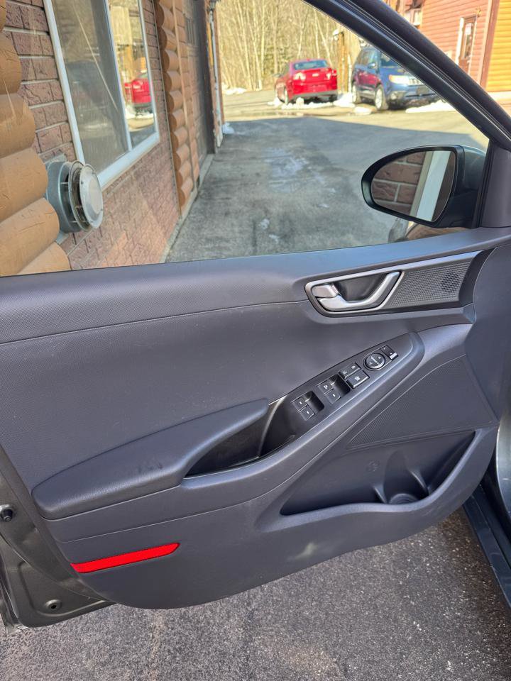 Used 2020 Hyundai Ioniq Blue image 6