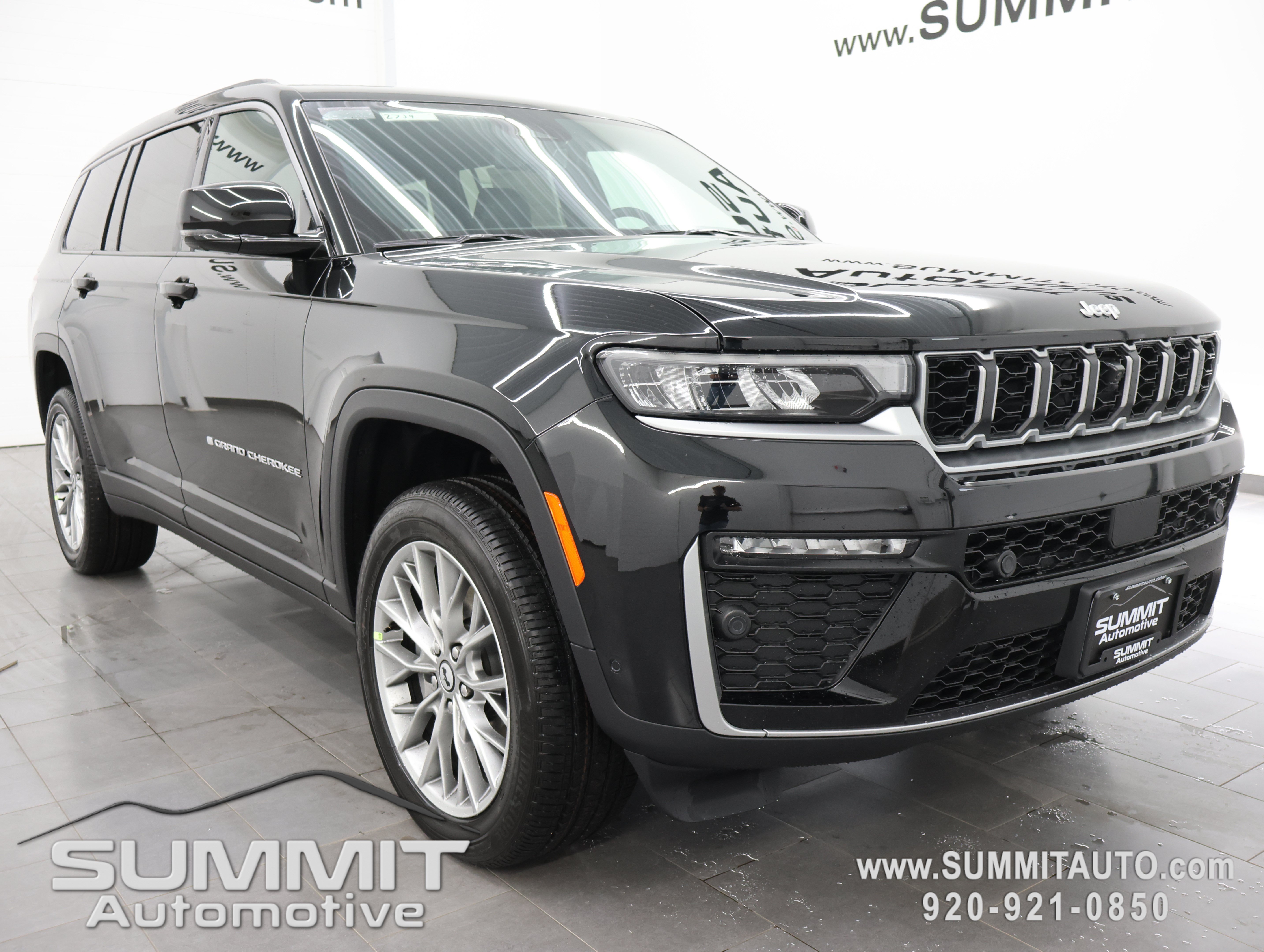 New 2027 Jeep Grand Cherokee L Limited AWD/4WD image 2