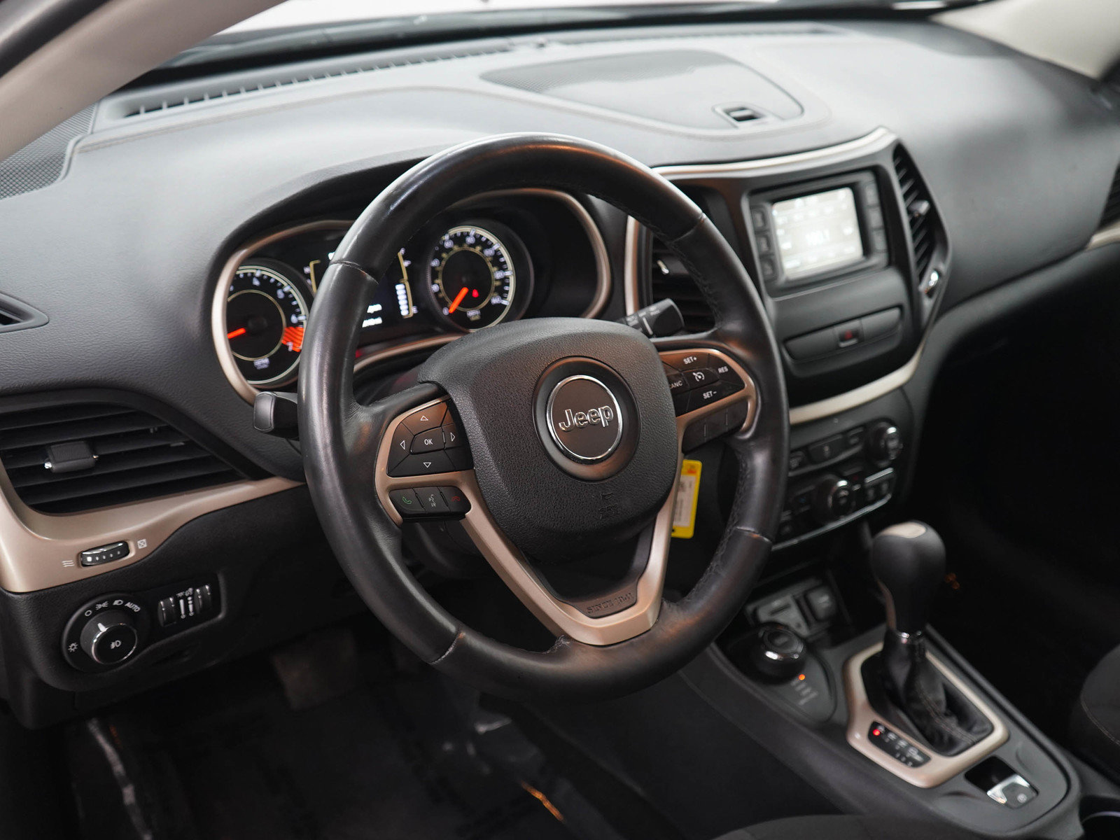 Used 2015 Jeep Cherokee Latitude AWD/4WD image 20