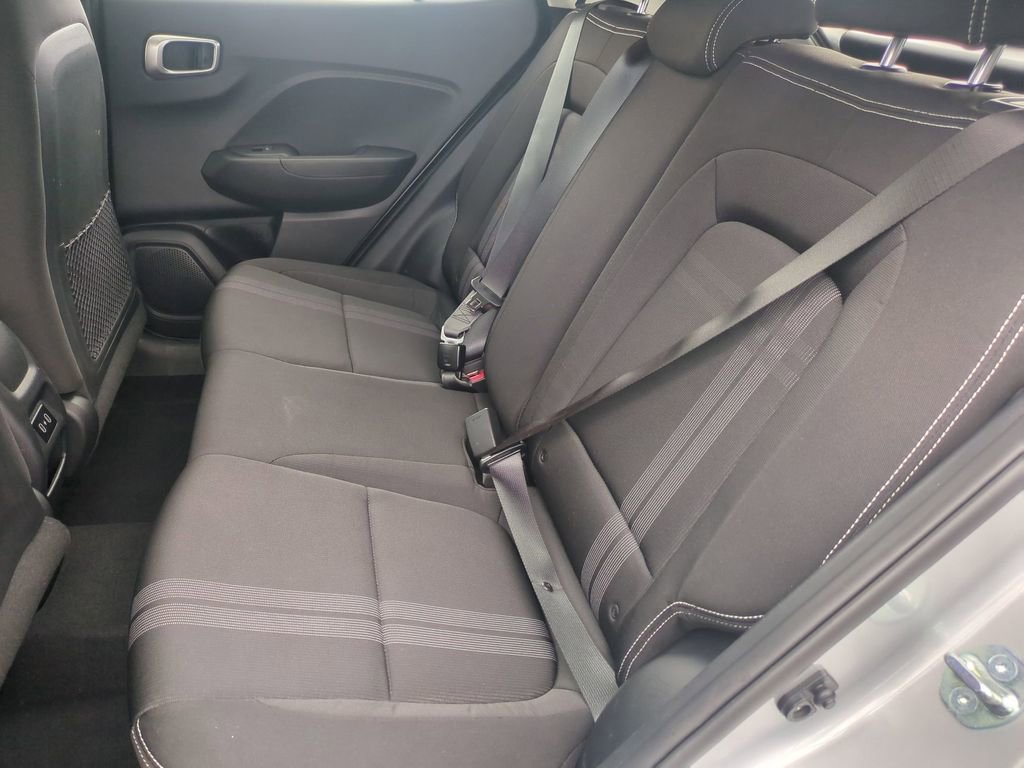 Used 2025 Hyundai Venue SEL FWD image 19