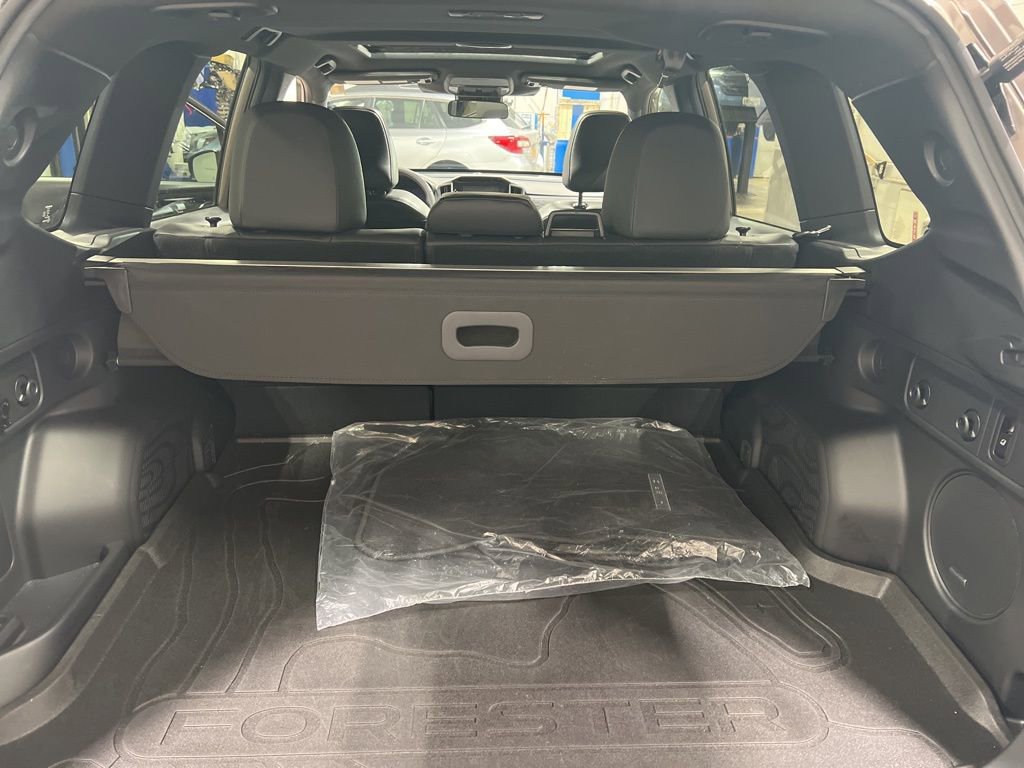 Used 2025 Subaru Forester Limited image 12