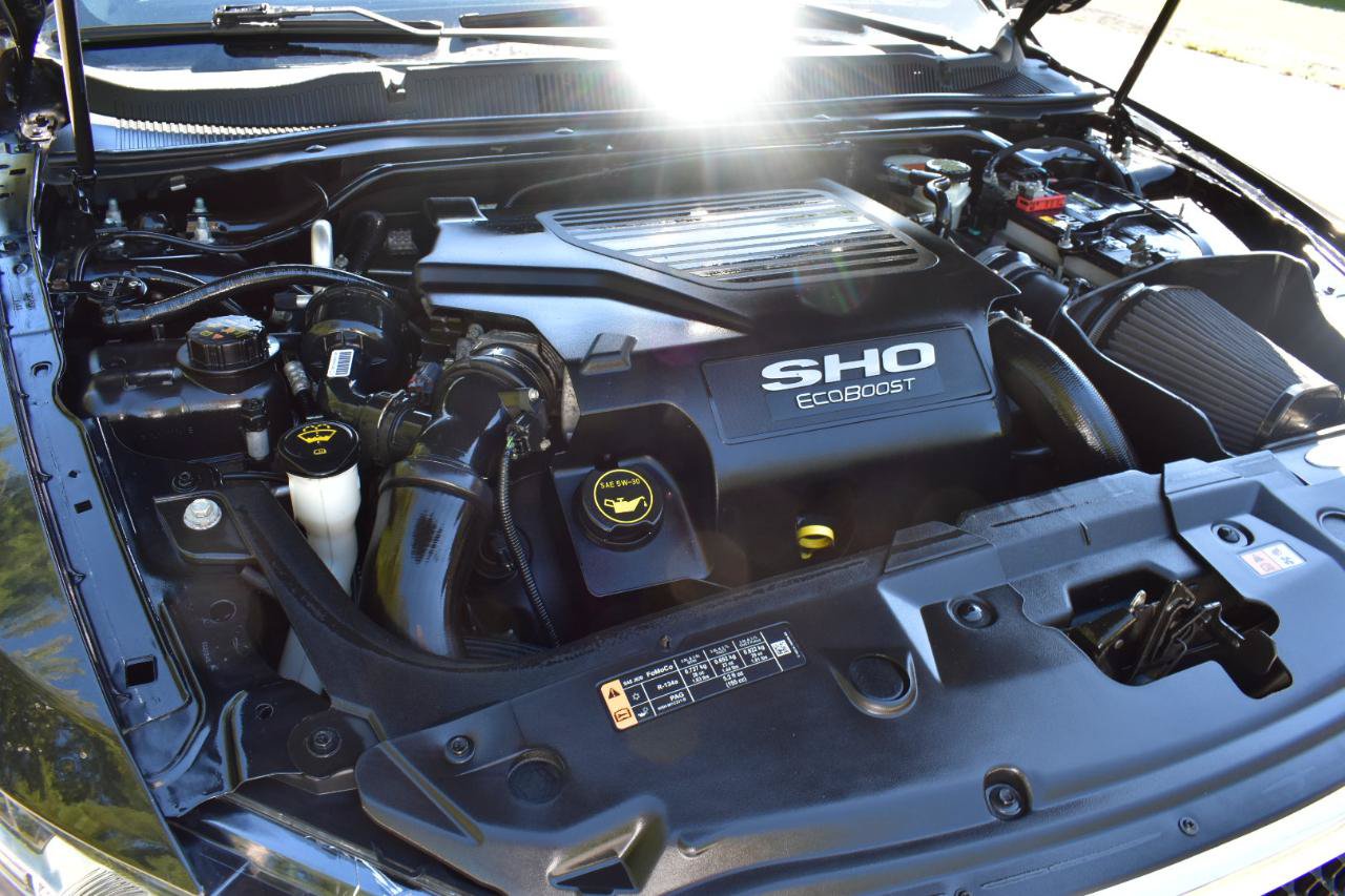 Used 2015 Ford Taurus SHO AWD/4WD image 38