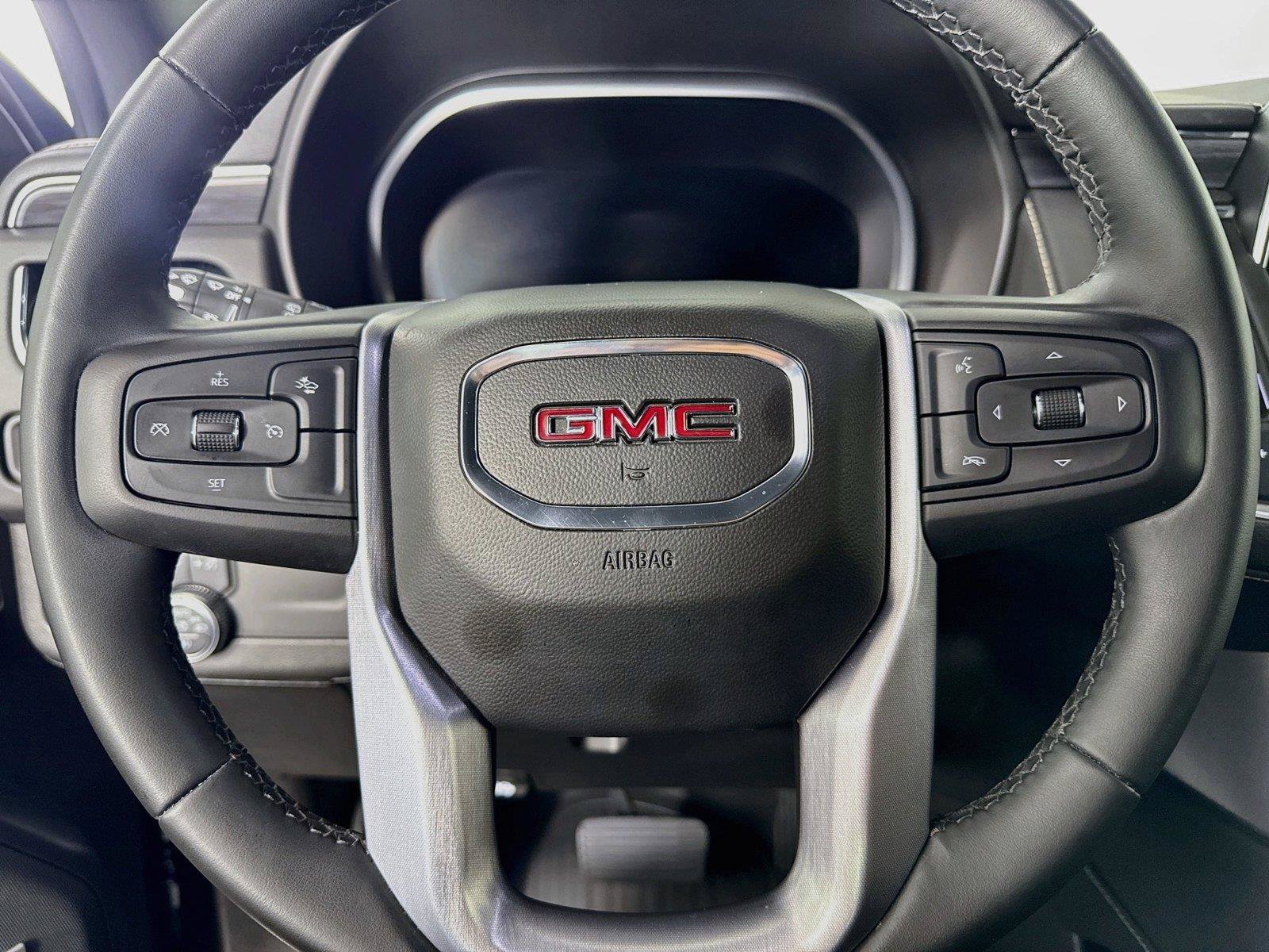 Used 2023 GMC Yukon SLT RWD image 17