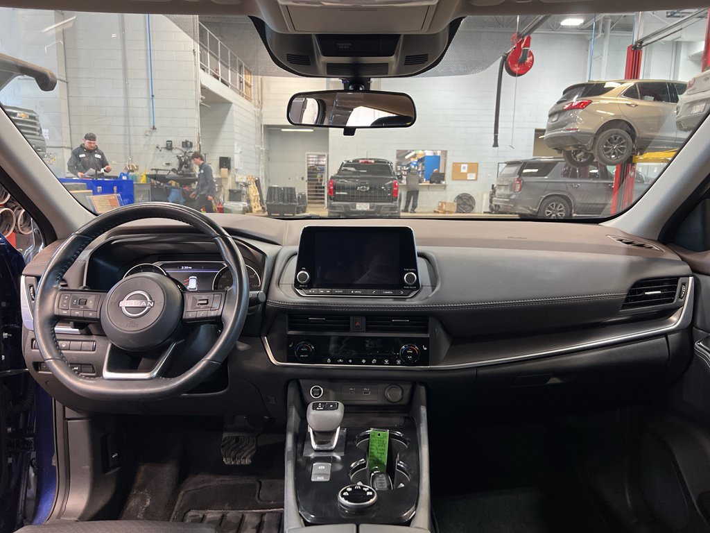 Used 2023 Nissan Rogue SV w/ SV Premium B Package image 19