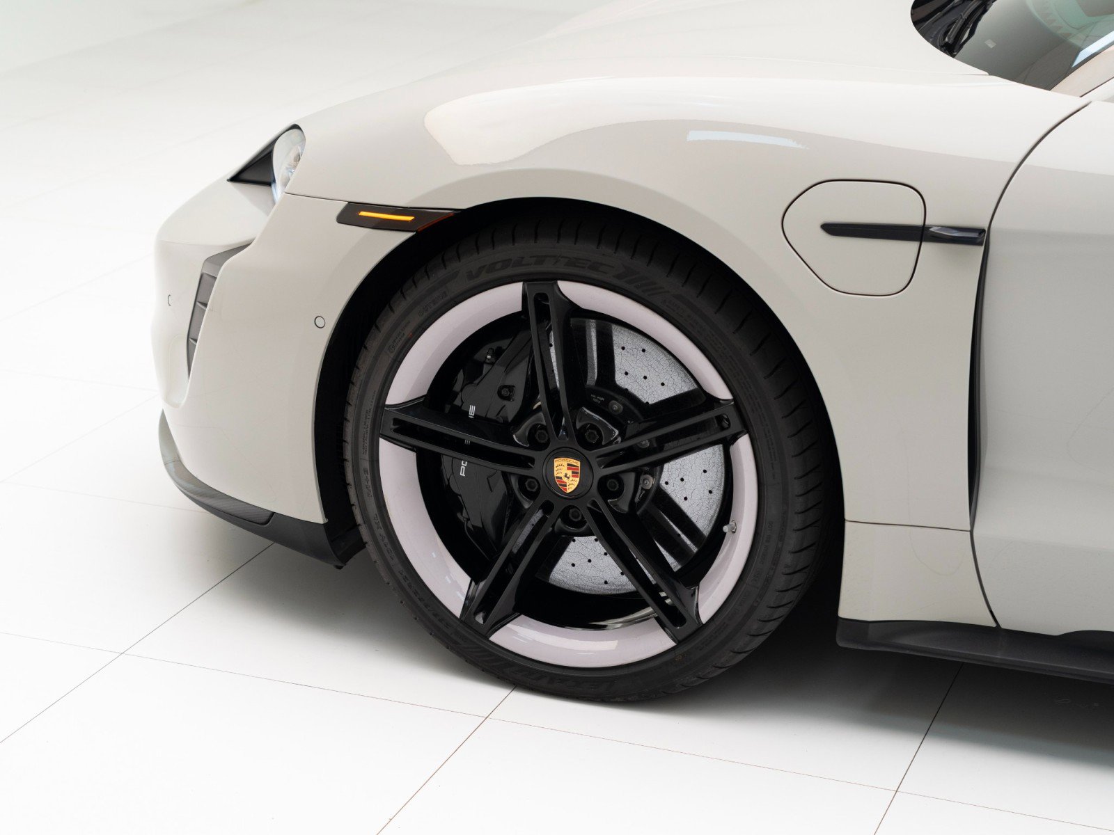 Certified 2022 Porsche Taycan Turbo S image 11