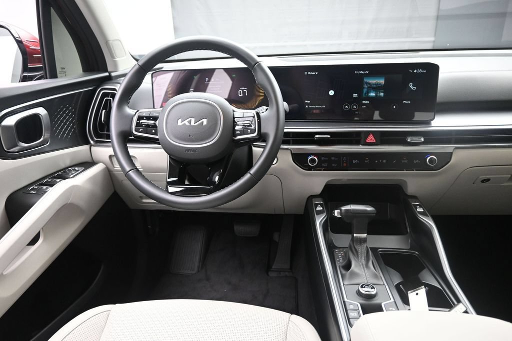 Used 2025 Kia Sorento S FWD image 9