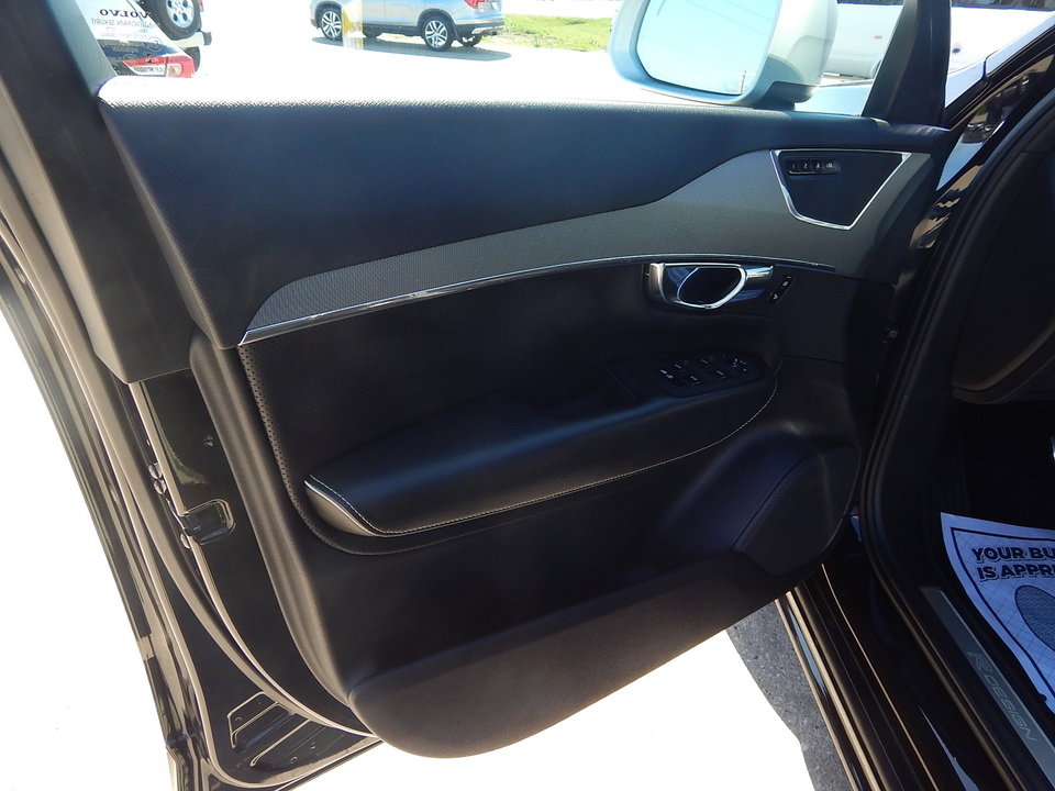 Used 2016 Volvo XC90 T6 R-Design w/ Vision Package image 10